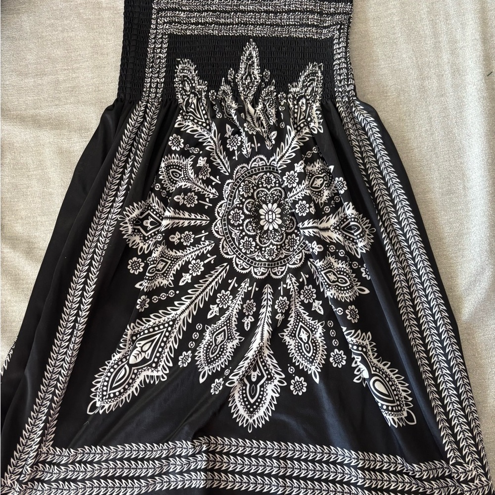 VENUS Black and White Mini Dress